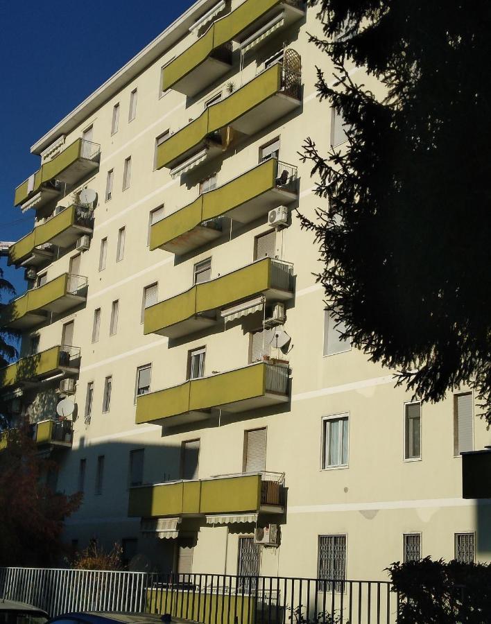 Spazioso Appartamento Parabiago Buitenkant foto